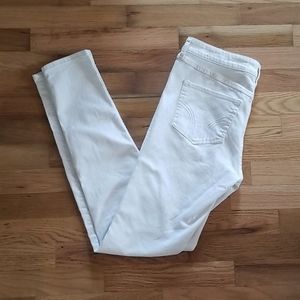 White skinny jeans